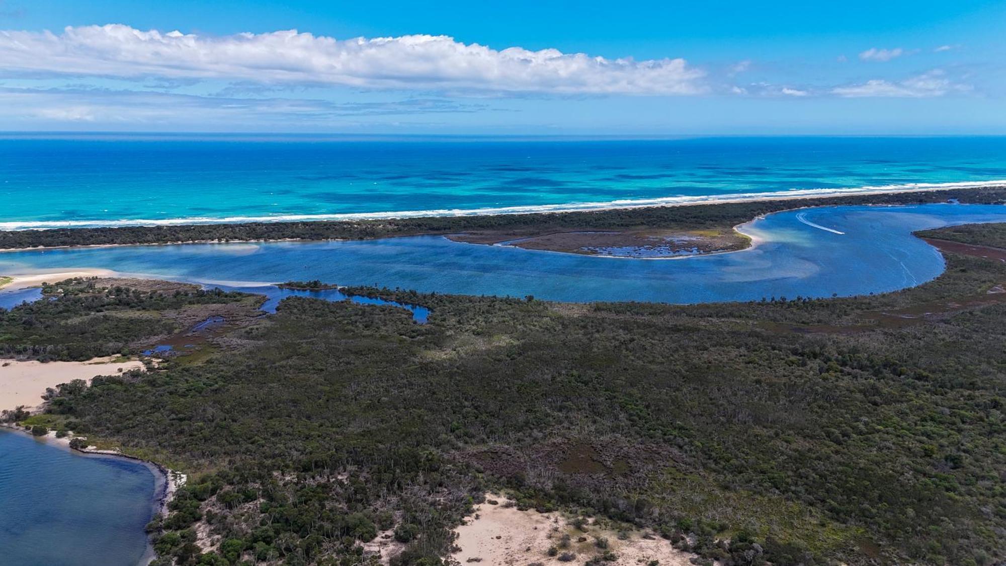 Ocean Views Motel Lakes Entrance Exterior photo